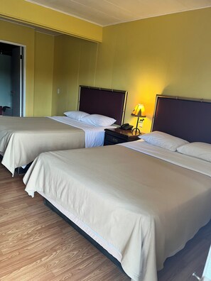 Down comforters, free WiFi, bed sheets - Stampeder Motel (Williams Lake)