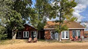 Premium Cabin | Individually decorated, individually furnished, free WiFi, bed sheets