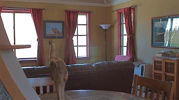 Chalet, 1 Queen Bed with Sofa bed, Kitchen | Living area | TV