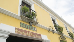 Unclassified image, 5 of 35, button - Hotel Posada del Hermano Pedro (Antigua Guatemala)