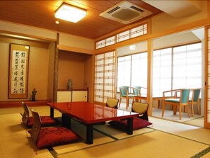 Caja de seguridad en la habitación, wifi gratis y ropa de cama