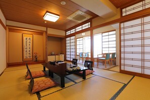 In-room safe, free WiFi, bed sheets - Arima Gyoen (Kobe)