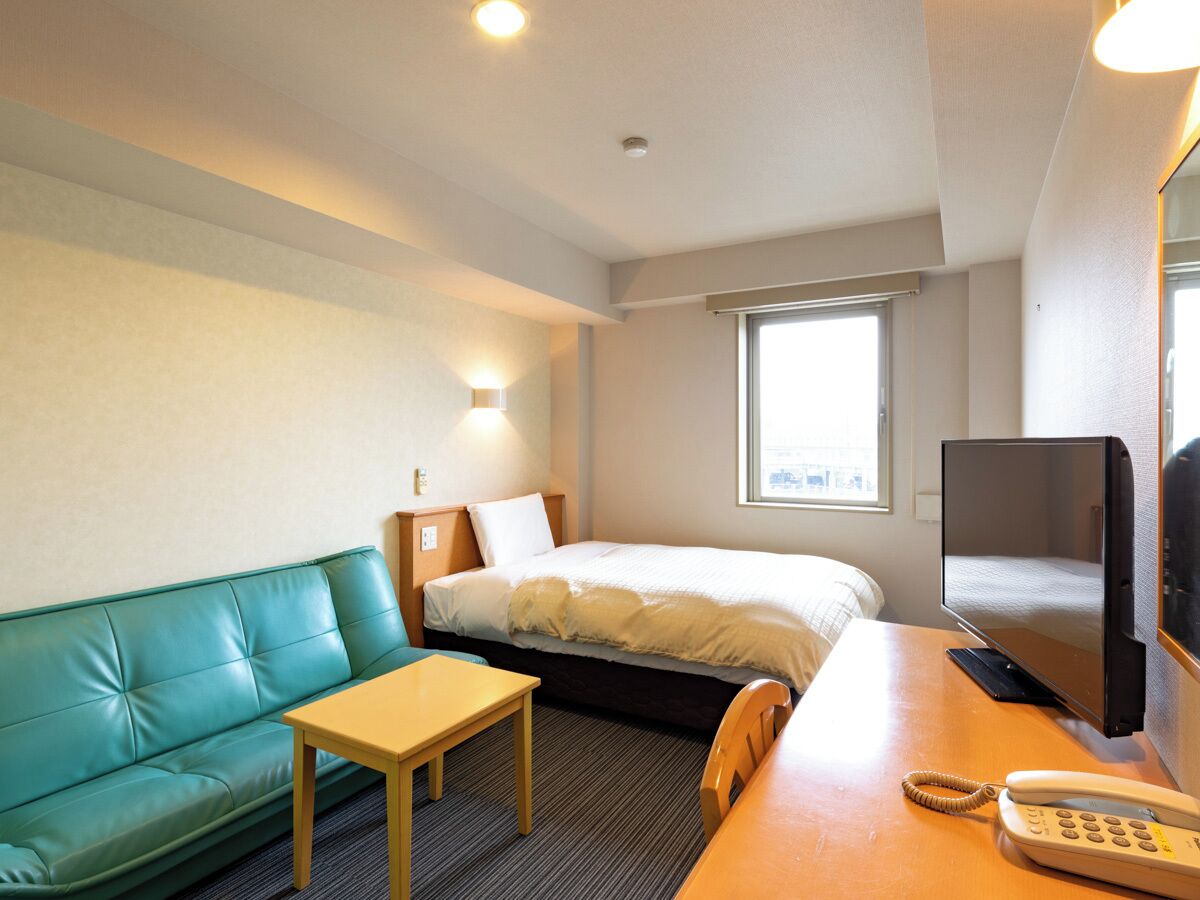 Desk, blackout curtains, soundproofing, free WiFi