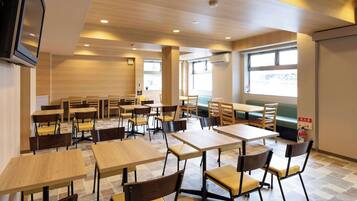 Sarapan bufet setiap hari (JPY 990 seorang)