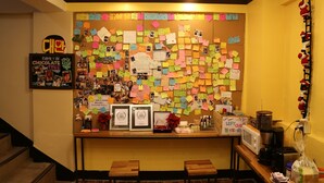 Unclassified image, 4 of 52, button - Chocolate Tree (Seoul)