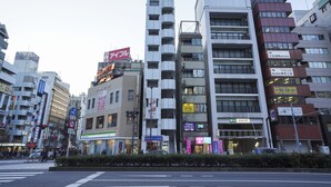 施設の正面