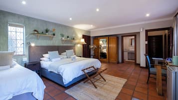 Familjerum | Sängtillbehör av högsta kvalitet, skrivbord och strykjärn/strykbräda