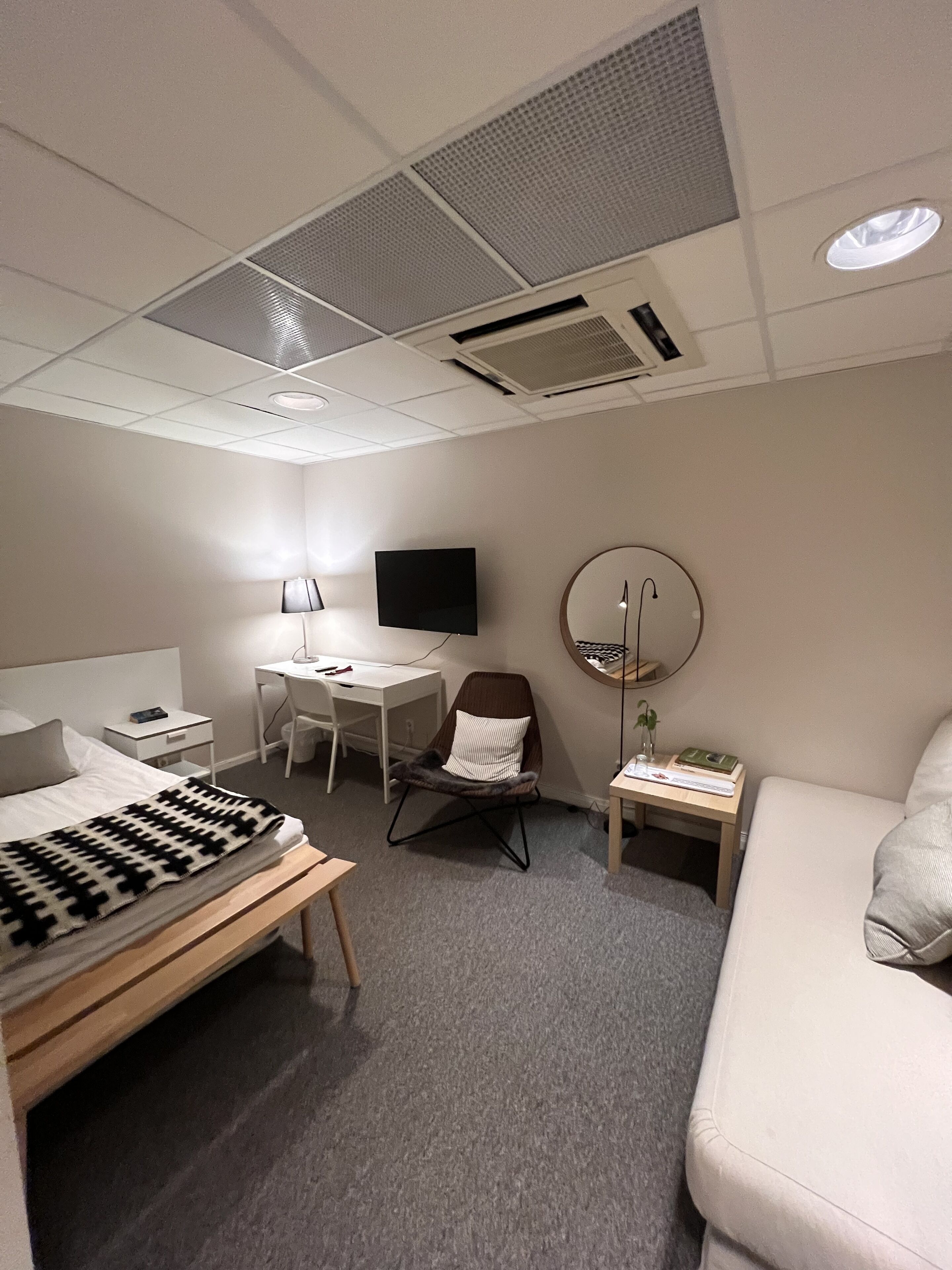 single room - no view | 1 bedroom, pillow-top beds, individually decorated