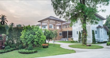 Baan Suan Khun Yaiy Nakhon Nayok