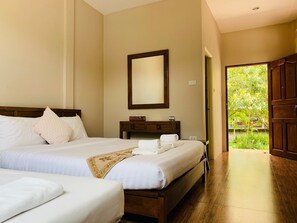 Deluxe-Dreibettzimmer, Gartenblick