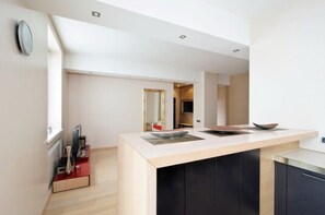 Apartment, 1 Schlafzimmer (Kyseleva, 3) | Essbereich im Zimmer