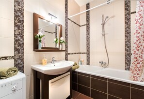 Apartment | Waschbecken im Bad