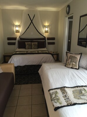 Habitación familiar (Deluxe African 3) | Ropa de cama de alta calidad y caja de seguridad en la habitación