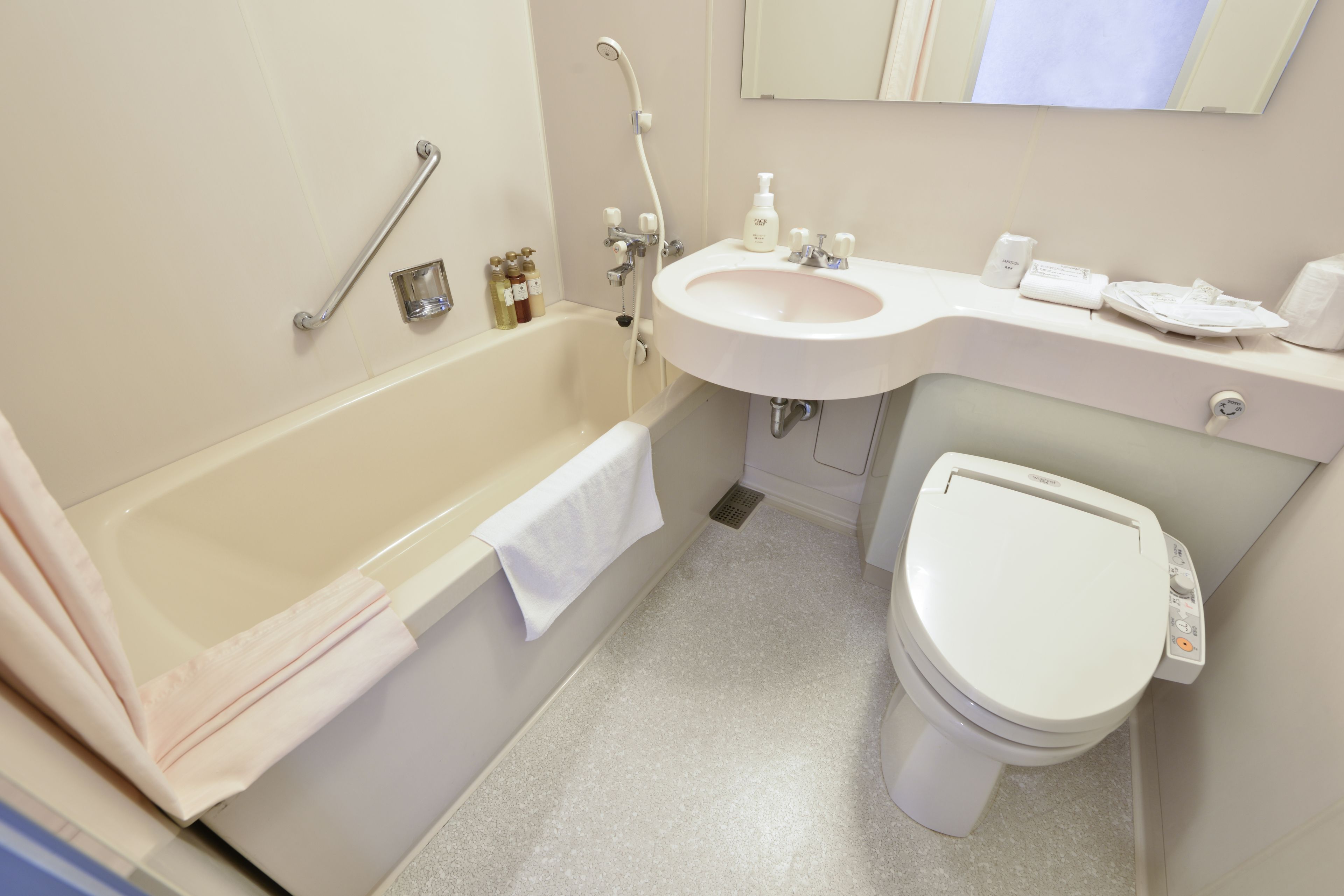 shower, free toiletries, hair dryer, slippers