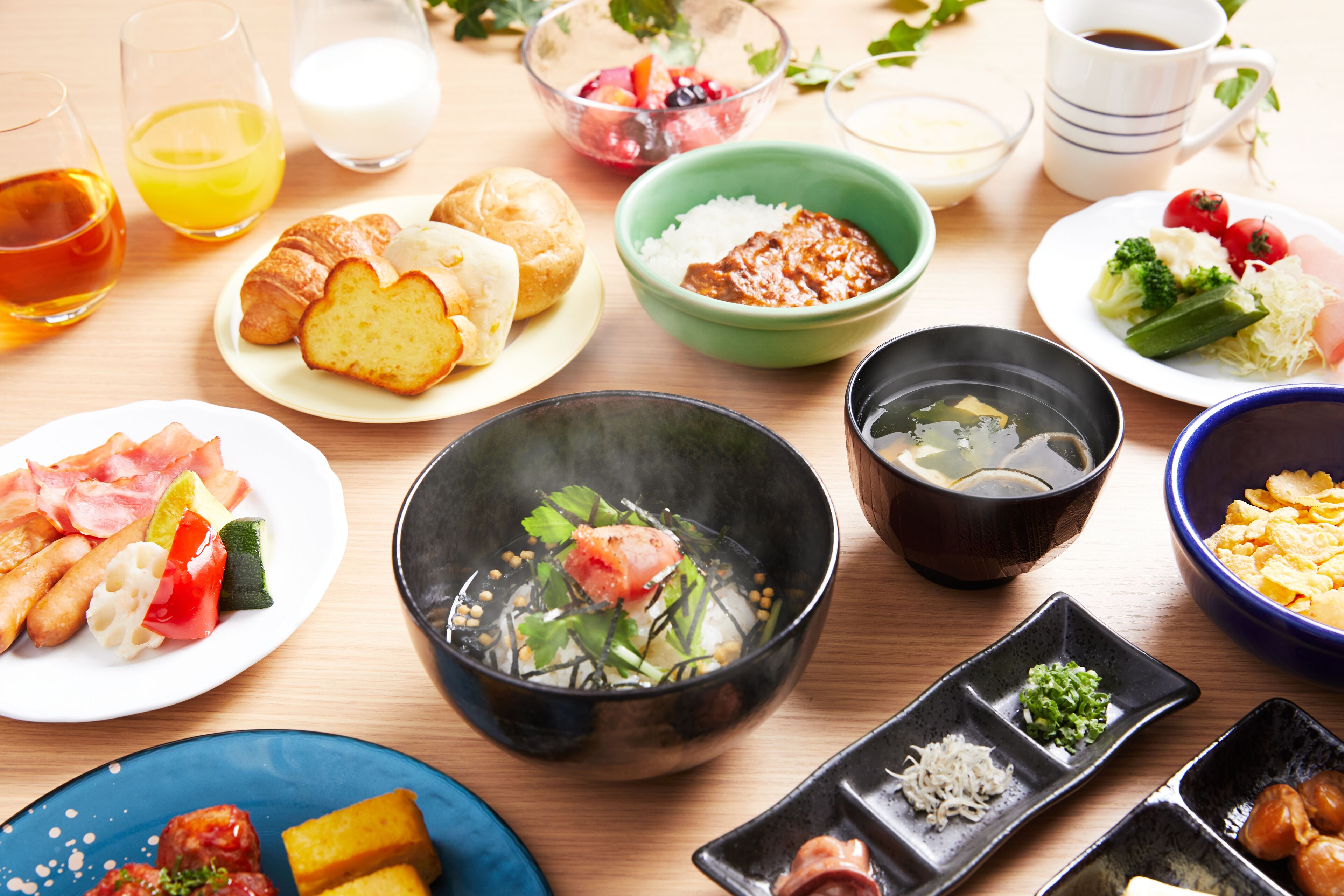 daily buffet breakfast (jpy 1500 per person)