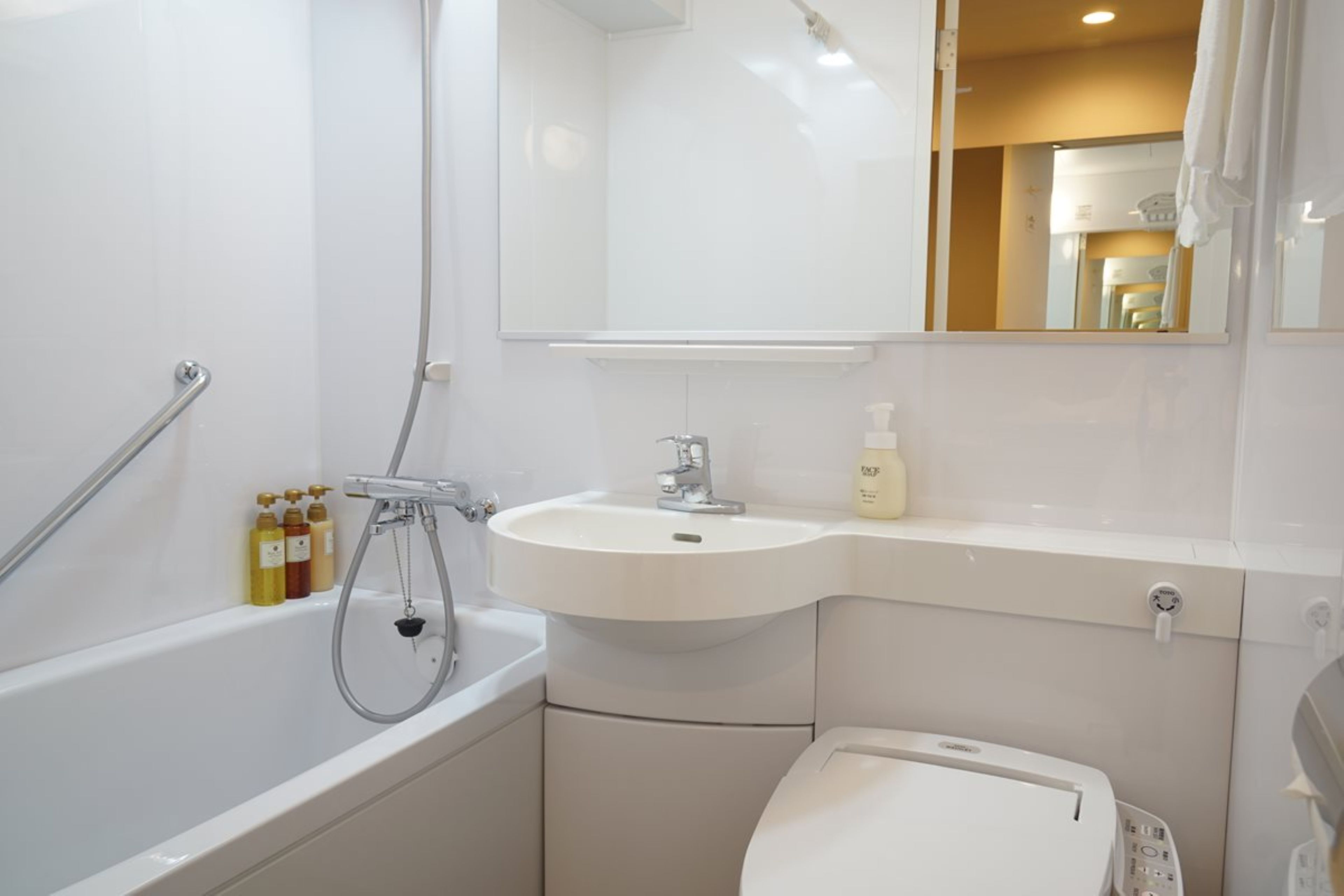 shower, free toiletries, hair dryer, slippers