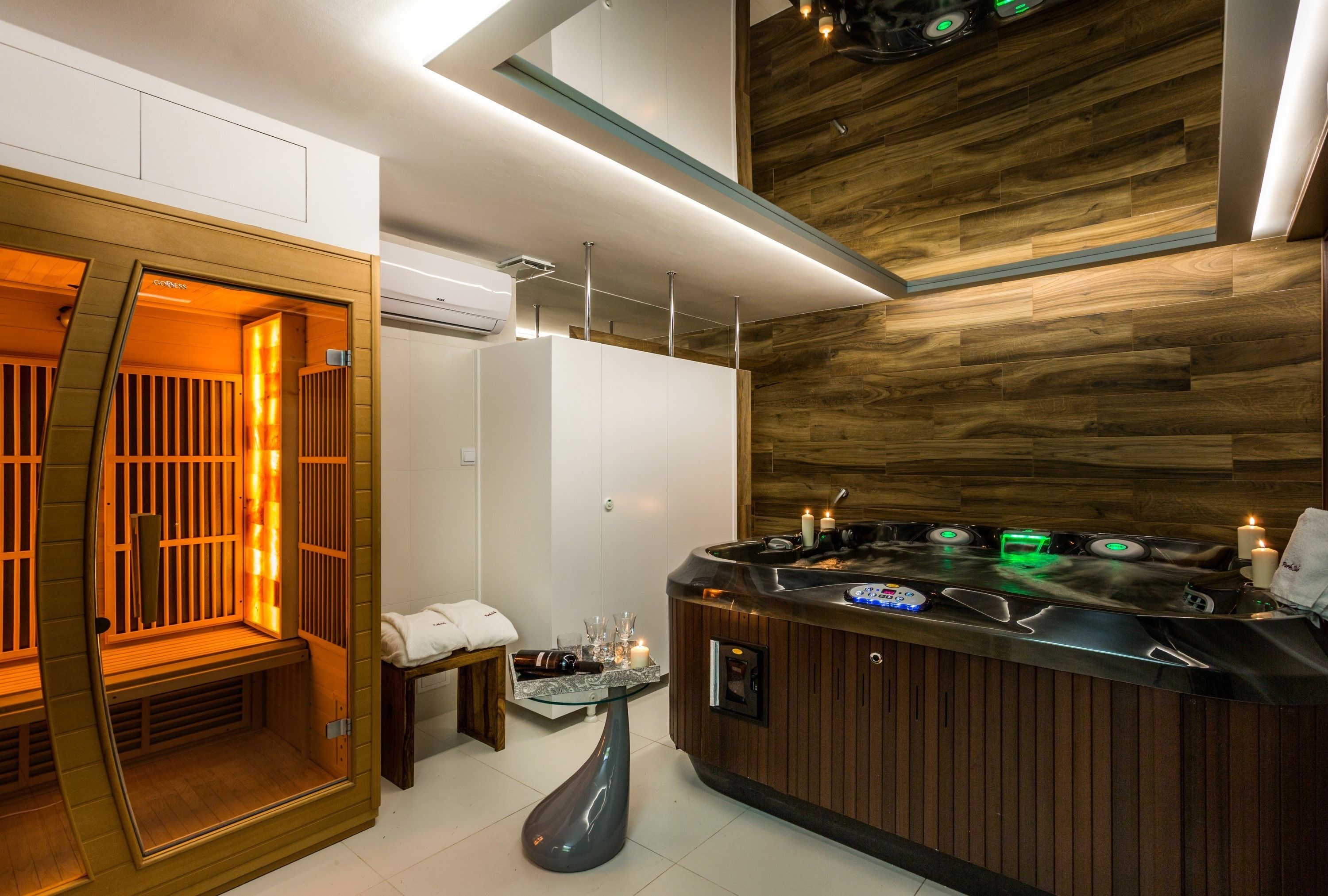 apartment, hot tub (sauna) | jetted bathtub