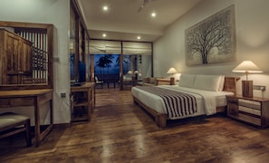 Superior Suite with Sea View  | Living area | LED TV - Suriya Resort (Wennappuwa)