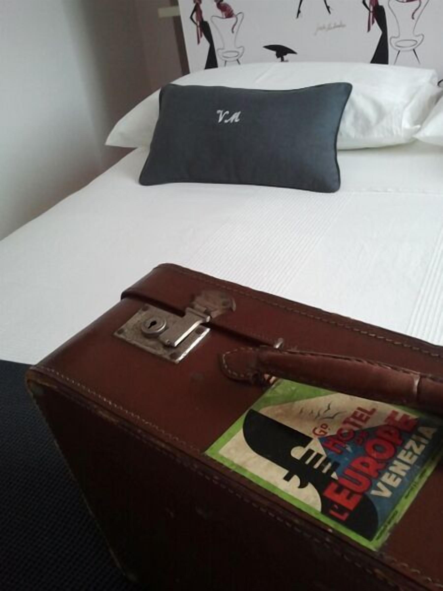 Photo - Villa Venice Movie