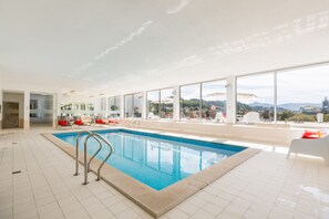 Indoor pool, pool loungers