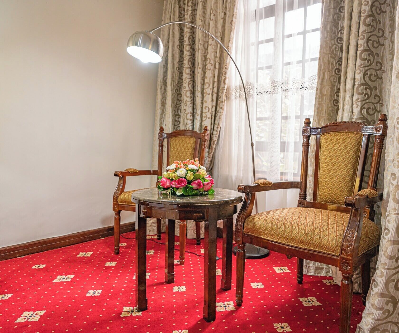 superior king room | living area | 32-inch flat-screen tv with cable channels, tv