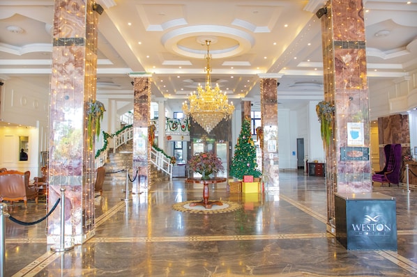 Interior entrance - Weston Hotel (Nairobi)