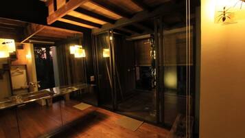 Tree Top Nest | Bathroom