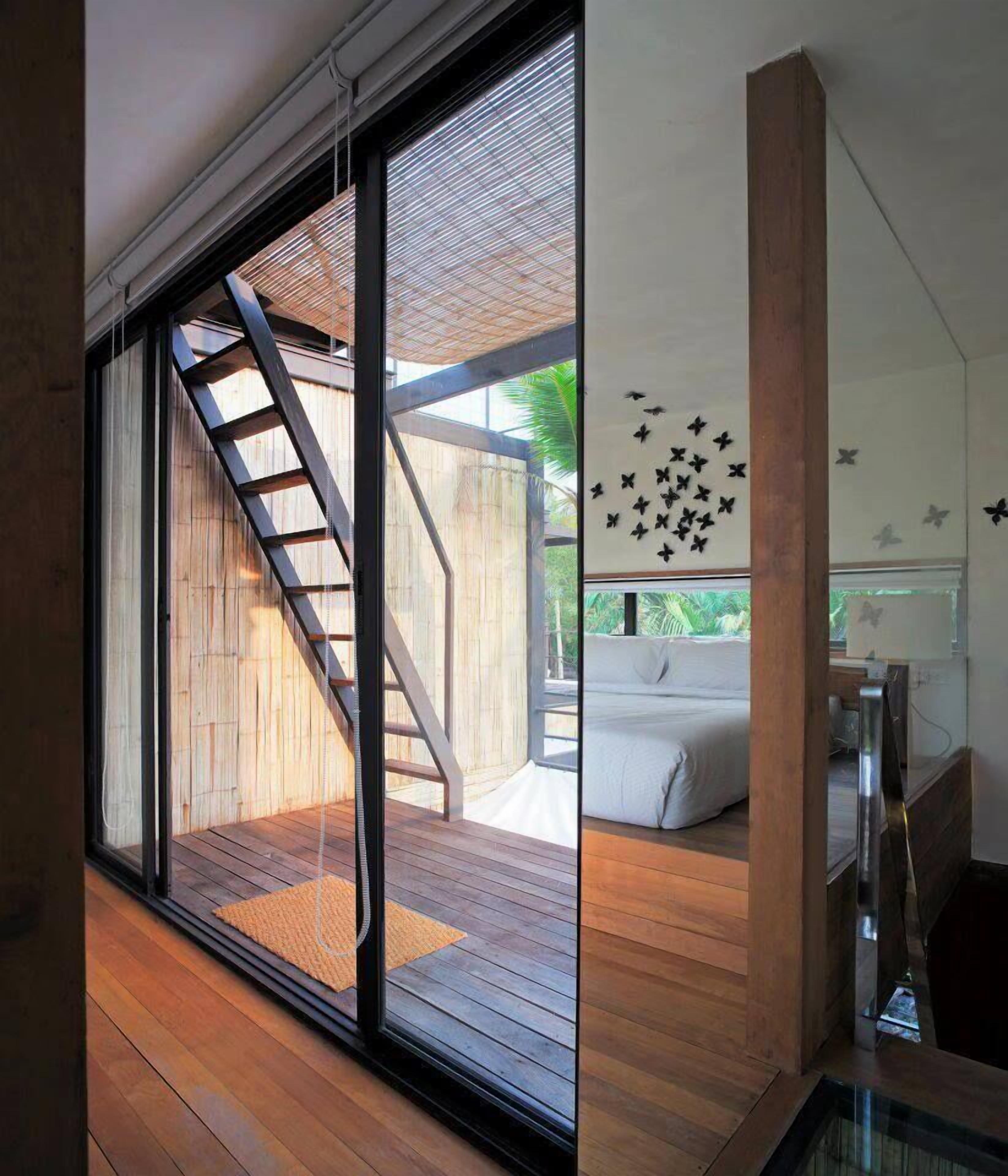 Tree Top Nest | Ylelliset vuodevaatteet, tallelokero huoneessa, lisävuoteet