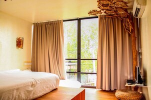 Bee Hive | 高档床上用品、客房内保险箱、折叠床/加床（额外收费）、免费 WiFi