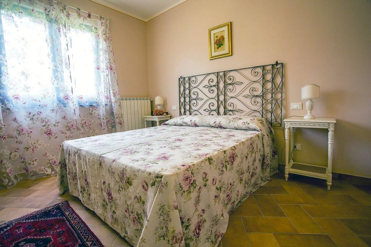Apartamento, 1 quarto, vista para a piscina | 1 quarto, escrivaninha, camas extras/dobráveis (sobretaxa)