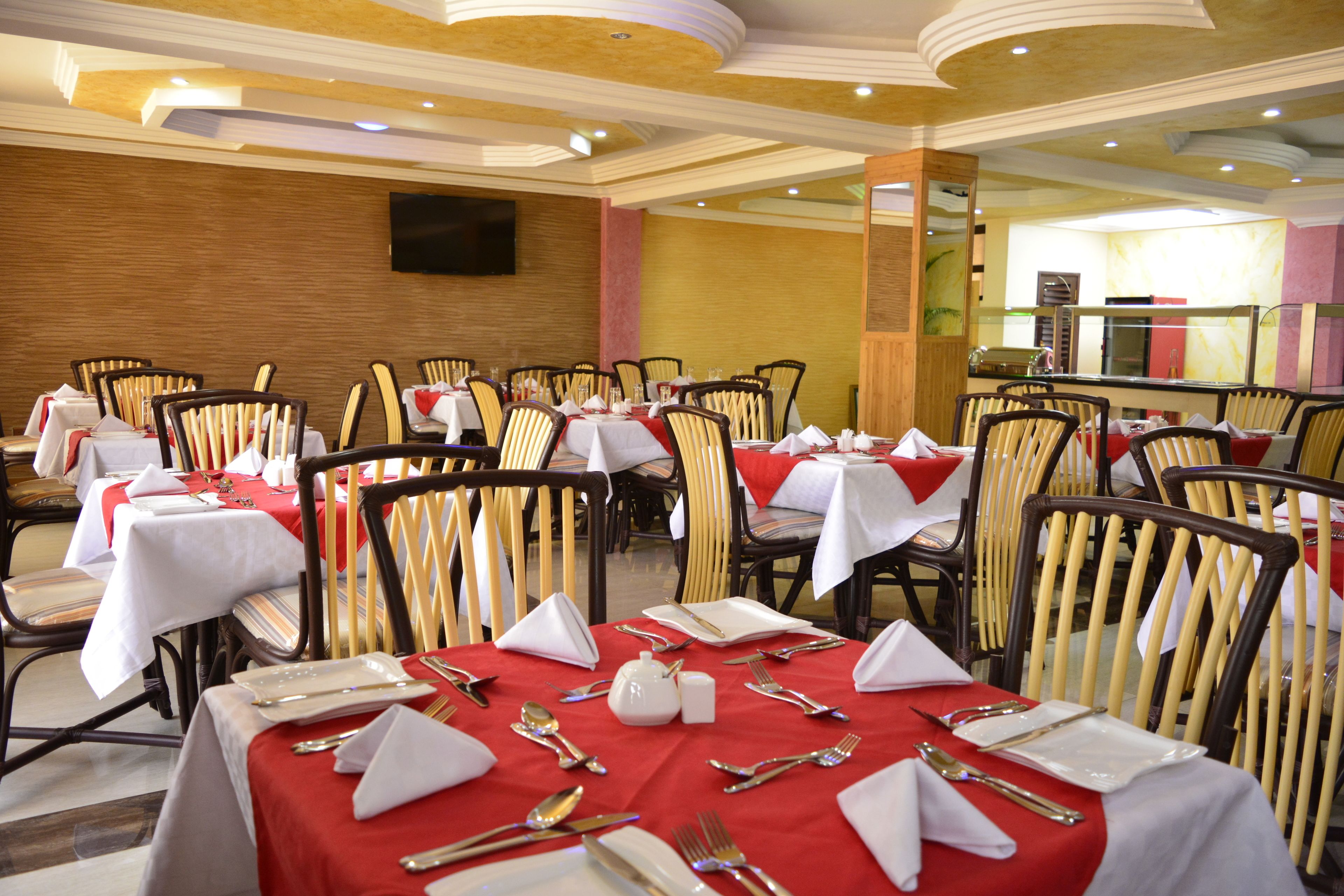 Breakfast, lunch, dinner served; international cuisine 