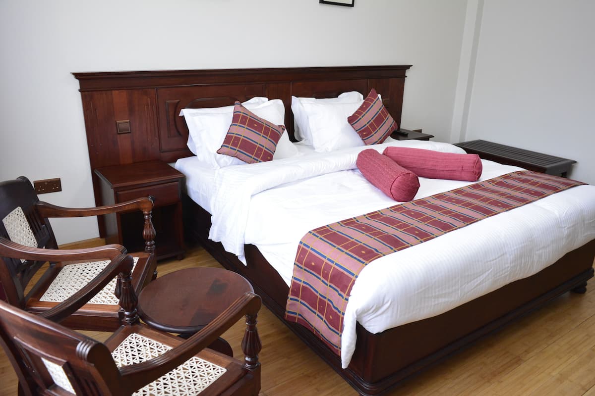 Superior Room, Lake View | Premium bedding, in-room safe, desk, soundproofing