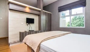 Luxe beddengoed, een bureau, gratis wifi