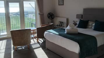 Deluxe Double Room | Desk, laptop workspace, iron/ironing board, free WiFi