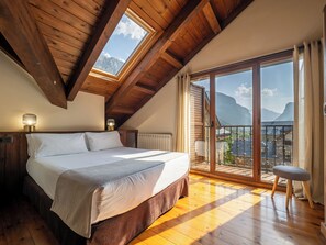 Superior Apartment, 1 Bedroom | Premium bedding, down comforters, memory foam beds - Apartamentos Villa de Plan (Plan)