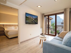 Deluxe Apartment | Premium bedding, down duvets, memory-foam beds, individually decorated - Apartamentos Villa de Plan (Plan)