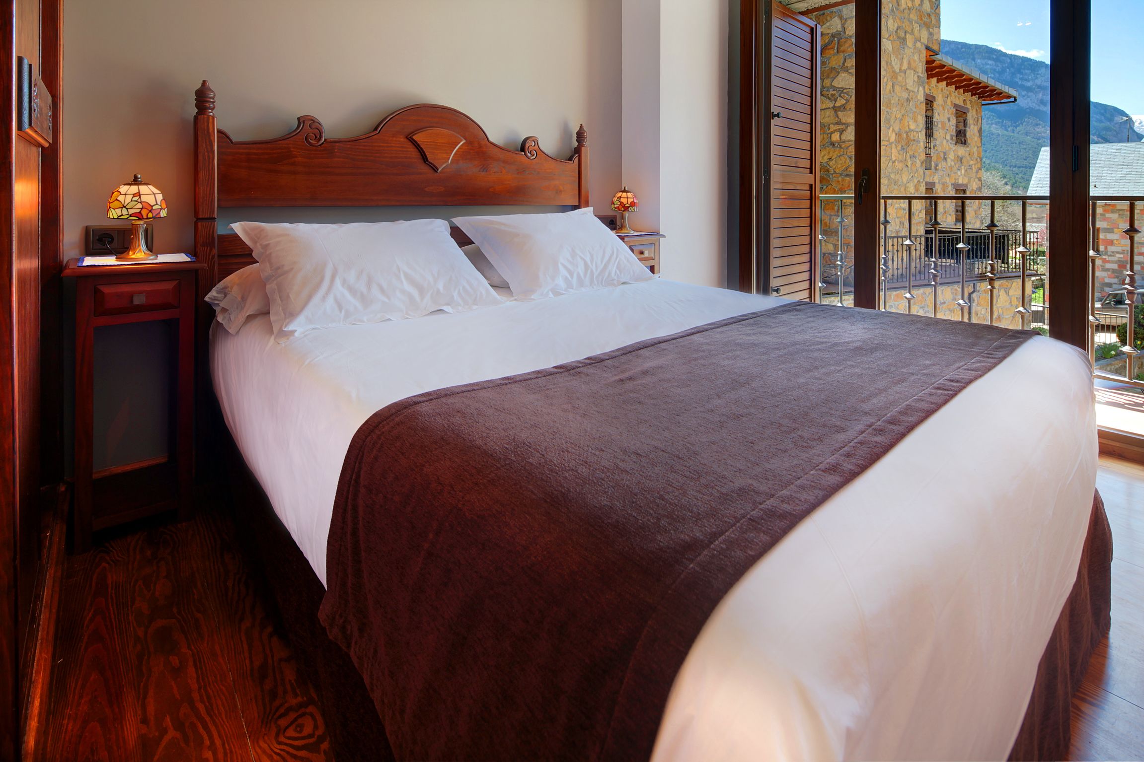 Family Apartment, 2 Bedrooms | Premium bedding, down comforters, individually decorated, desk