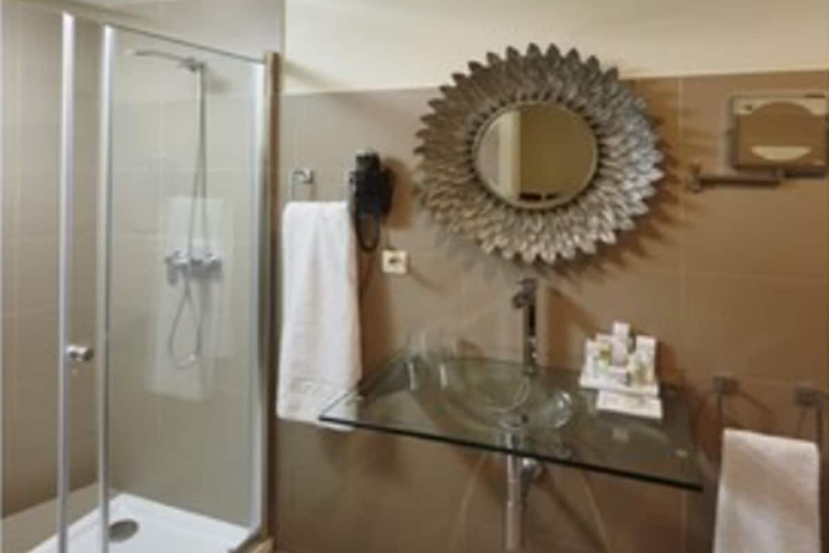 duplex, 2 bedrooms | bathroom | hair dryer, bidet, towels