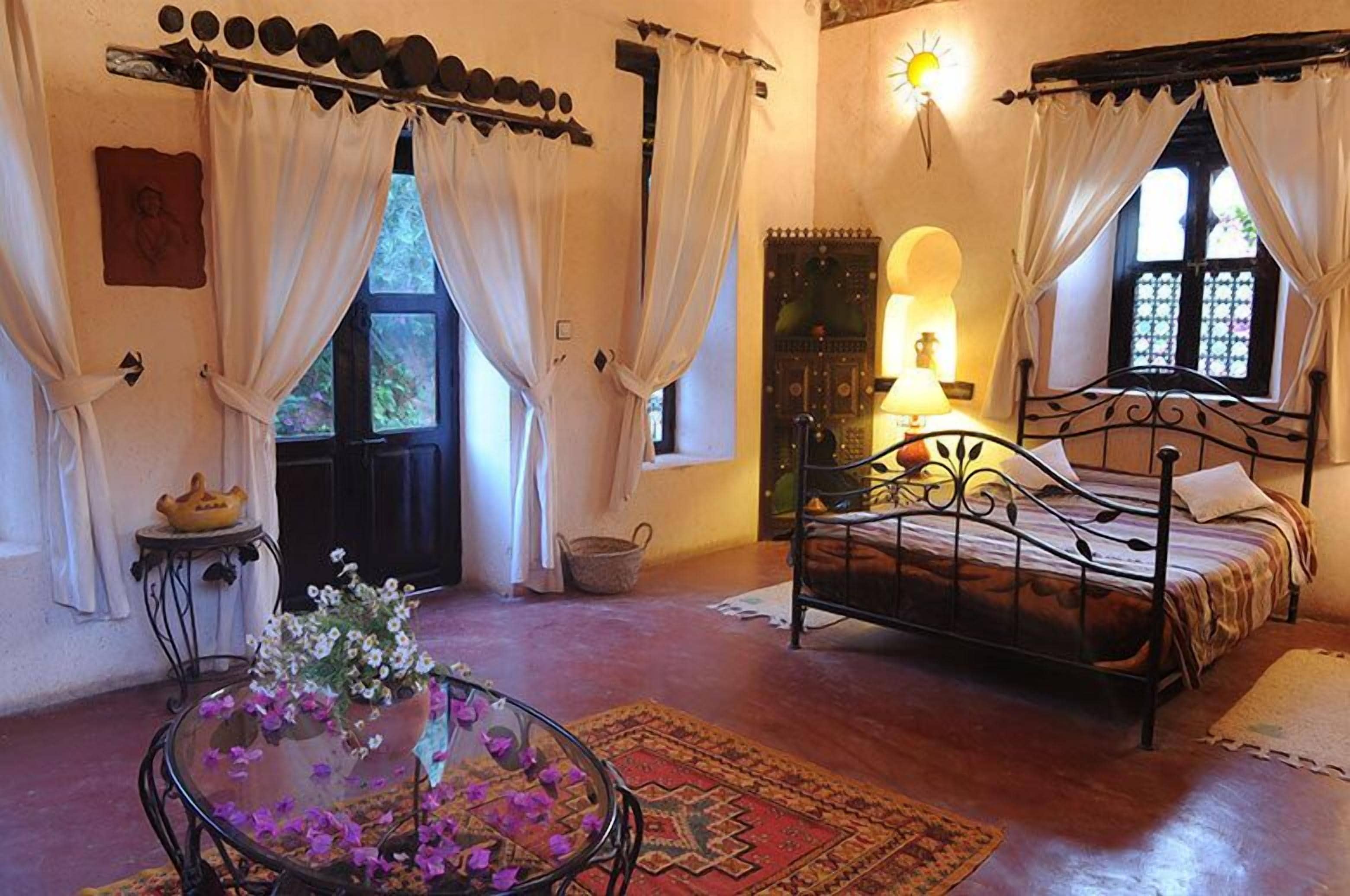 Coffres-forts dans les chambres, rideaux occultants