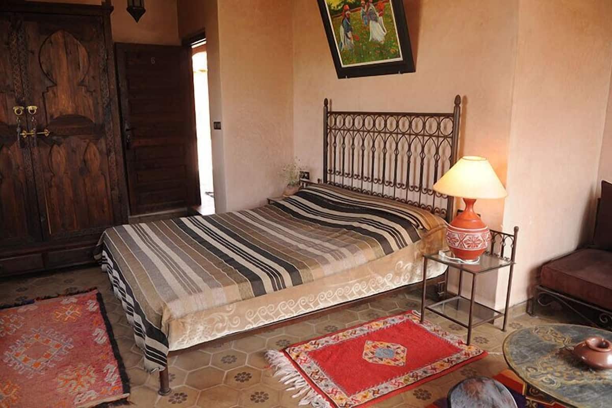 Standard Double Room, 1 Double Bed, Non Smoking | In-room safe, blackout drapes