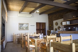 Daily English breakfast (ZAR 80 per person)