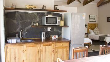 Comfort Triple Room, 1 Bedroom, Garden View | Private kitchen | Electric kettle