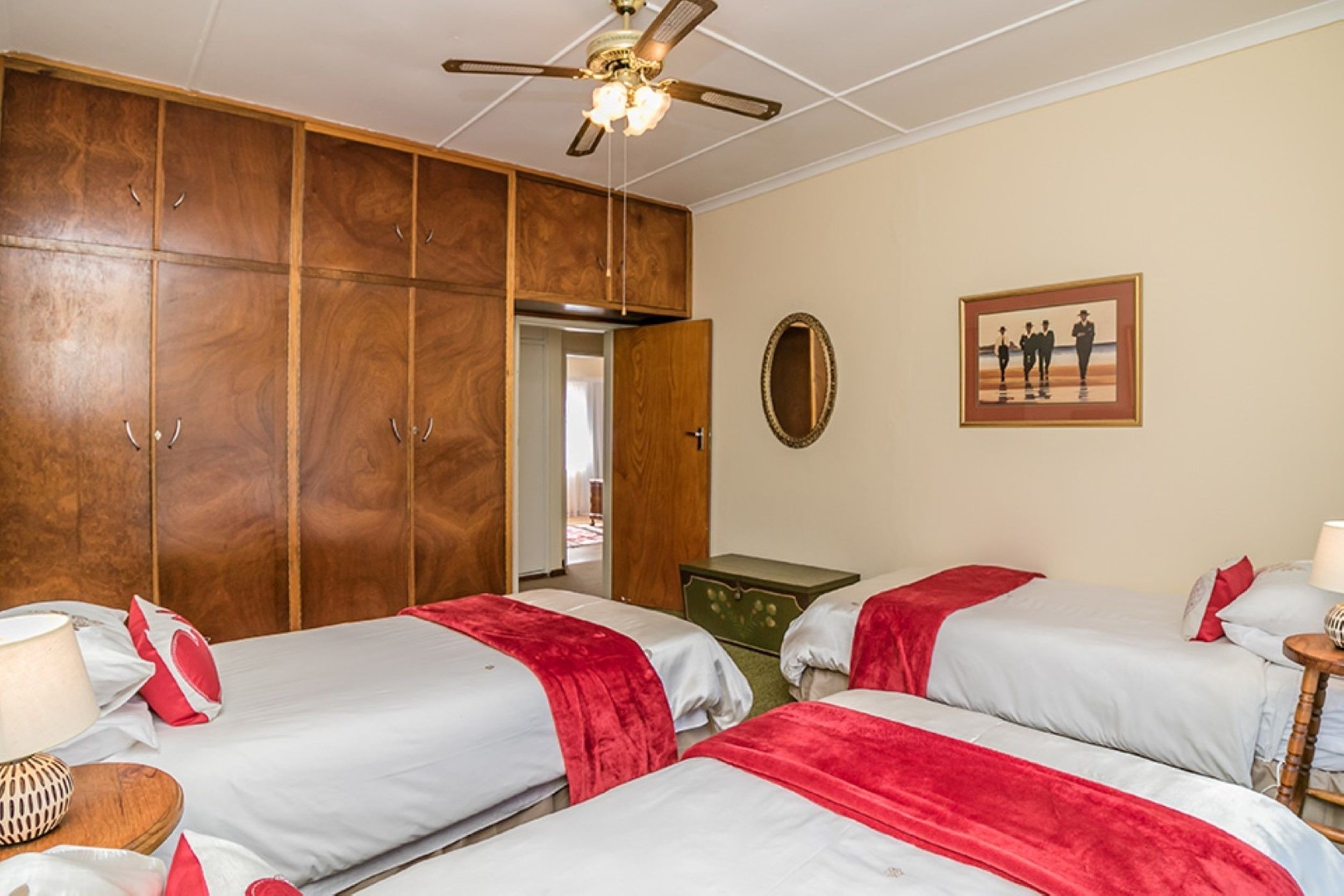 Red 3 x Single Beds En-Suite Shower