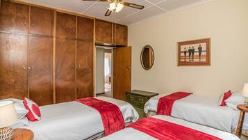 Red 3 x Single Beds En-Suite Shower