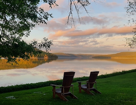 Lake. Auberge Marie Blanc