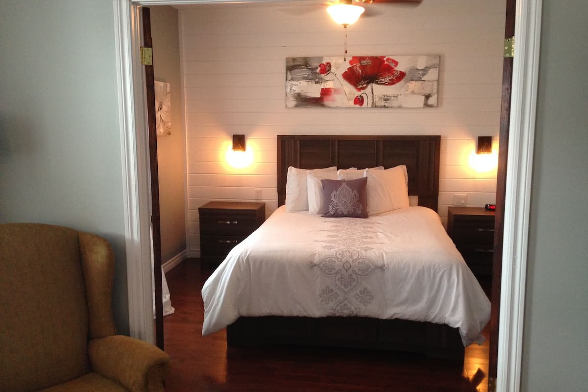 suite, 1 bedroom (chambre 5) | individually decorated, desk, soundproofing, free wifi