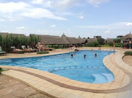 Outdoor pool, sun loungers