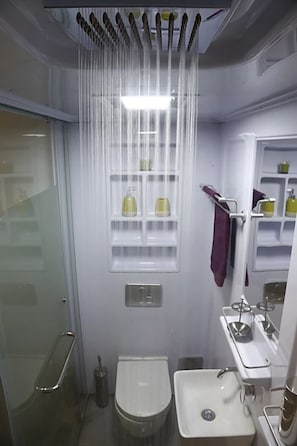 Double Room | Bathroom