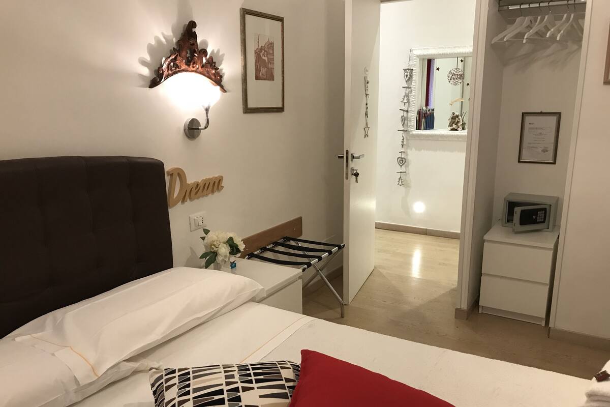 Minibar (some free items), desk, soundproofing, WiFi (free)