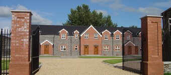 Stable Court Apartments